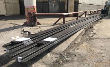 A100 steel rails are waiting to be sent to the port