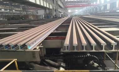 A batch of 43kg heavy rail was sent to Mongolia for delivery