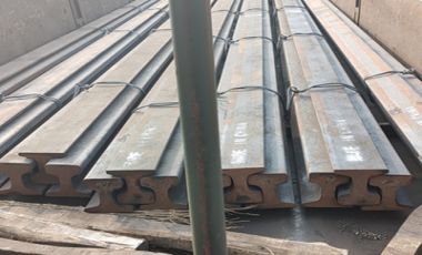 A batch of cr100 steel rail have been sent to Singapore