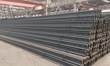 A batch of 50 kg steel rail and rail clamps Delivered to Peru