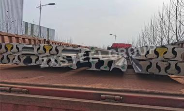 Zongxiang export 30 tons qu70 crane rail to Philippines